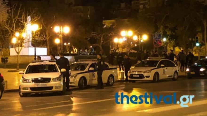 Έφοδος στα γραφεία του ΣΥΡΙΖΑ! (pics)