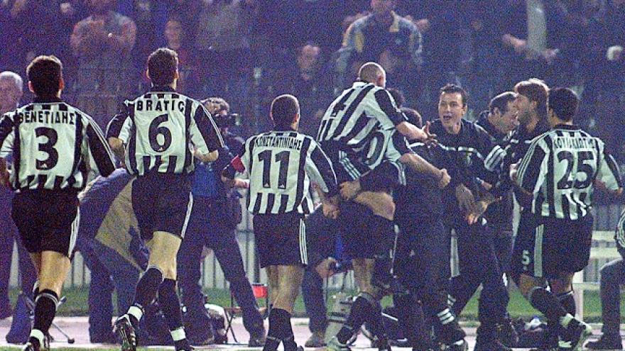 Προηγήθηκε 2-0, αλλά δεν κέρδισε (2000)