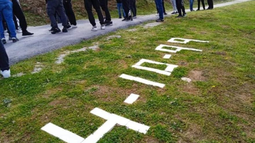 Στάση στο μνημείο των Τεμπών, πριν τον Βόλο (pics)