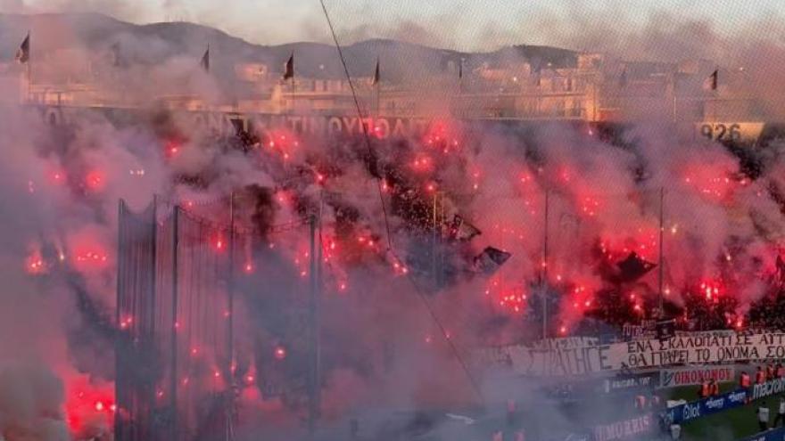 Πήρε «φωτιά» η Τούμπα και... «Δεν θα σε ξεχάσουμε ποτέ Στρατηγέ» (vids)