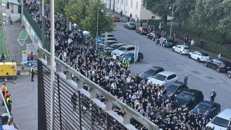 Ασπρόμαυρη ανατριχίλα στο Ελσίνκι (vids)