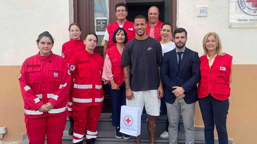 Η επίσκεψη του Έκονγκ στον Ελληνικό Ερυθρό Σταυρό και η στήριξη στους πλημμυροπαθείς της Θεσσαλίας